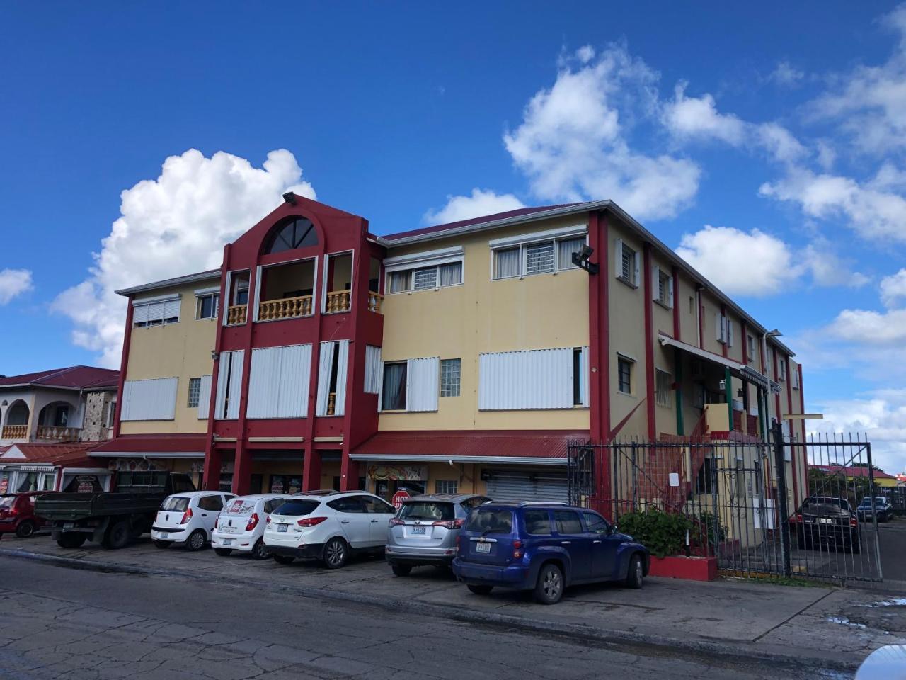Carl'S Unique Inn & Conference Facilities Simpson Bay Exterior foto